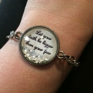 💜 5/$15 💜 Inspirational toggle bracelet